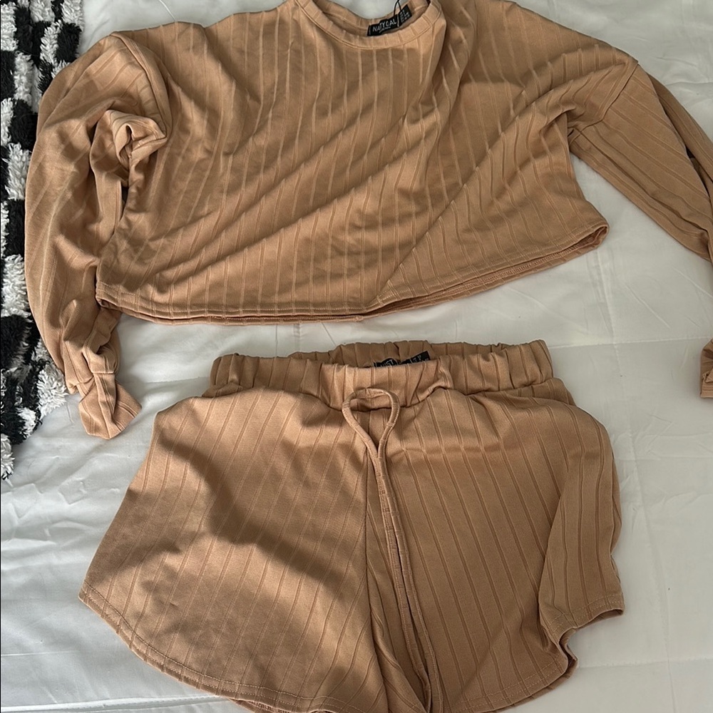 Tan Ribbed Lounge Set